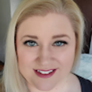 Meet your Posher, Holly